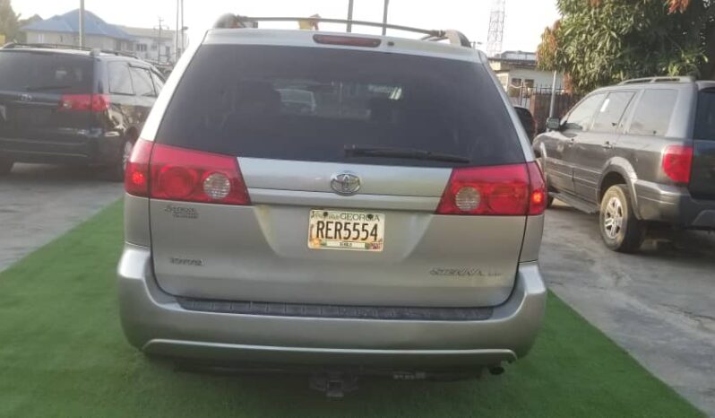 2008 TOYOTA SIENNA LE SILVER full