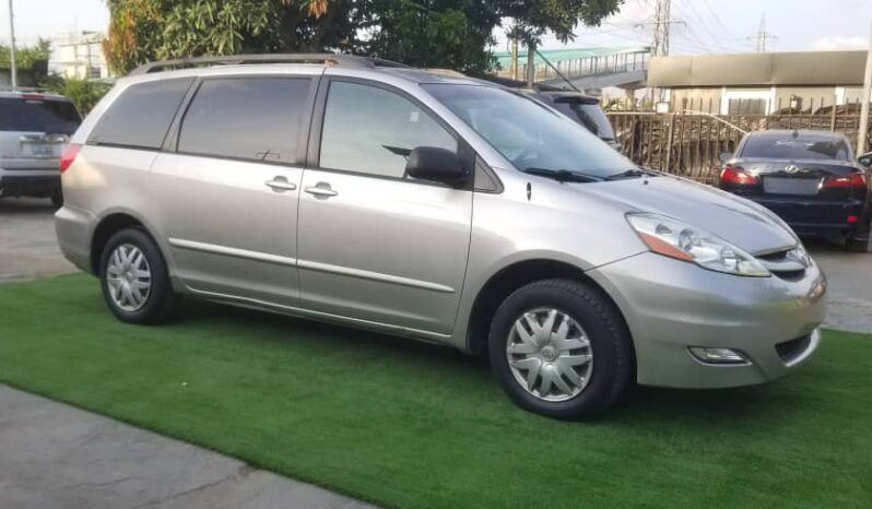 2008-TOYOTA-SIENNA-LE-GOLD-1-Copy.jpeg