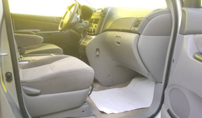 2008 TOYOTA SIENNA LE SILVER full