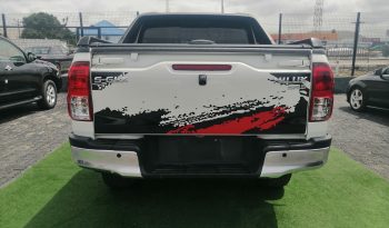 2017 Toyota Hilux SR-5 full