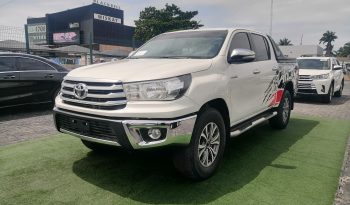 2017 Toyota Hilux SR-5 full