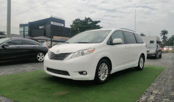 2011 Toyota Sienna XLE full