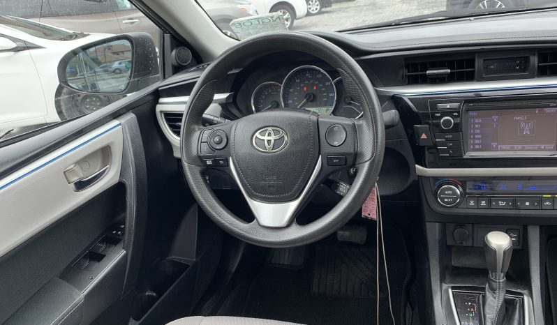 2015 Toyota Corolla LE full