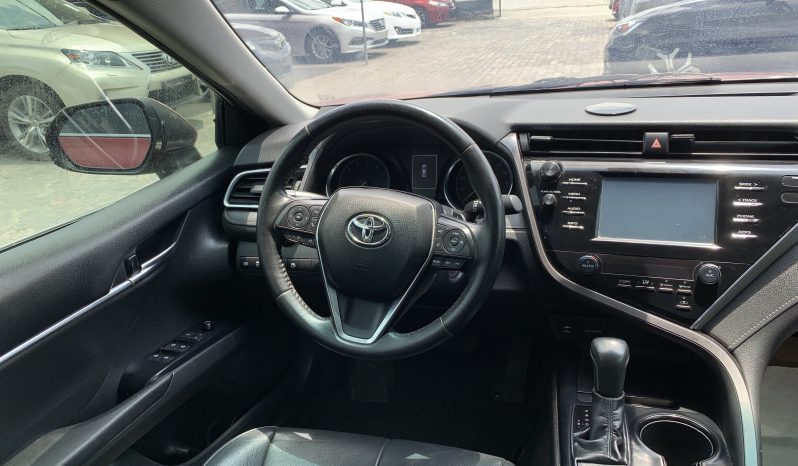 2019 TOYOTA CAMRY SE full