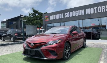 2019 TOYOTA CAMRY SE full