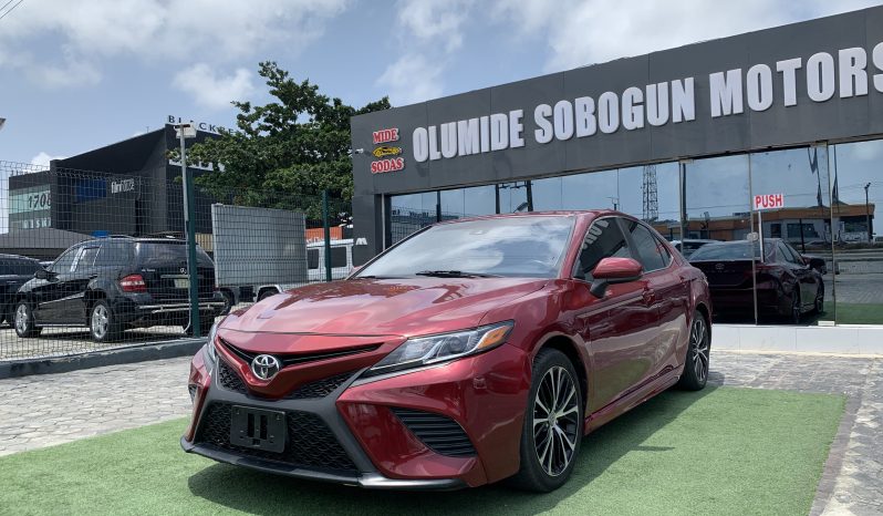 2019 TOYOTA CAMRY SE full