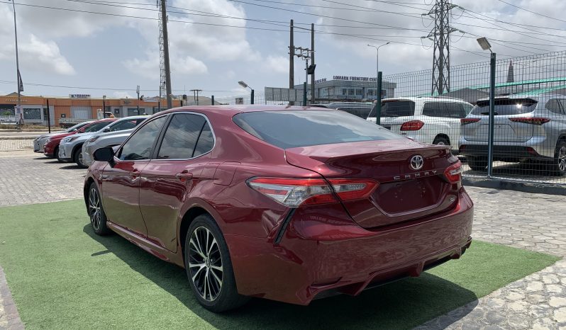 2019 TOYOTA CAMRY SE full