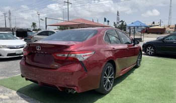 2019 TOYOTA CAMRY SE full