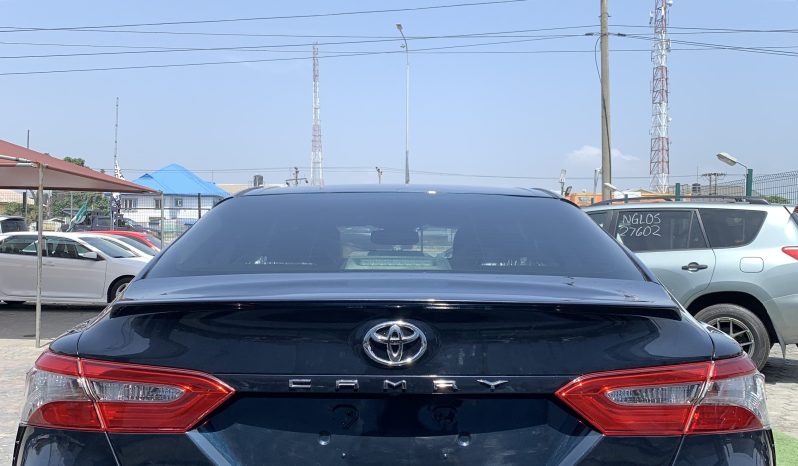 2018 Toyota Camry SE full