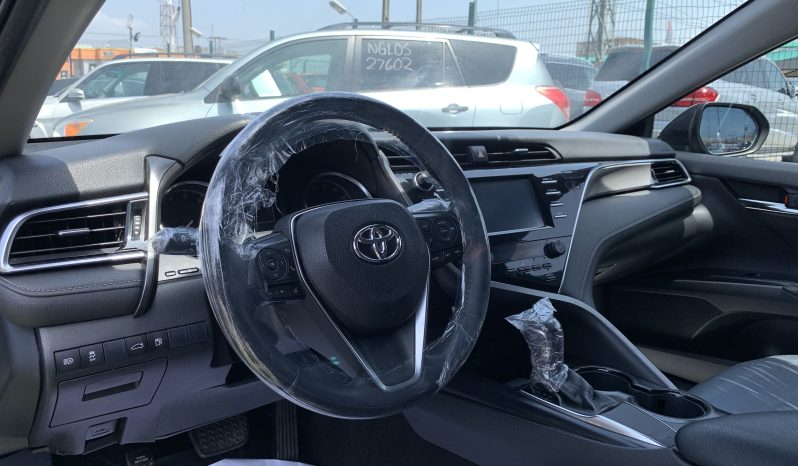 2018 Toyota Camry SE full