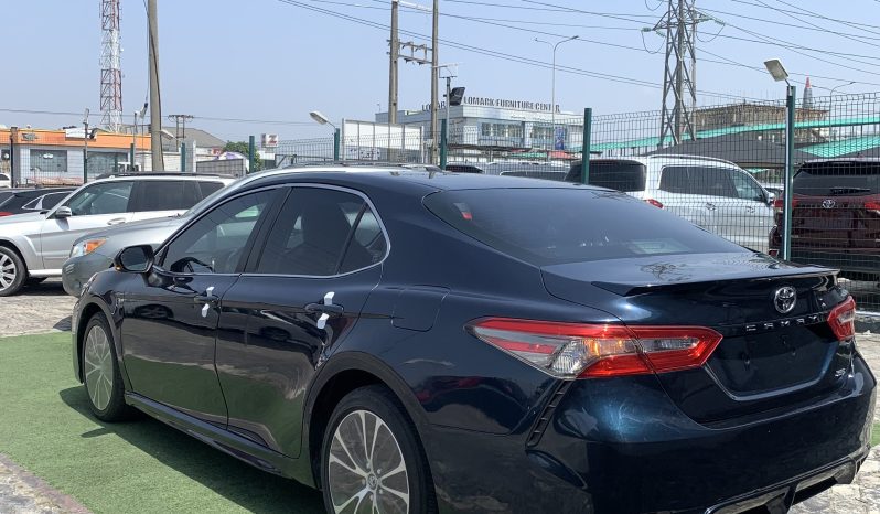 2018 Toyota Camry SE full