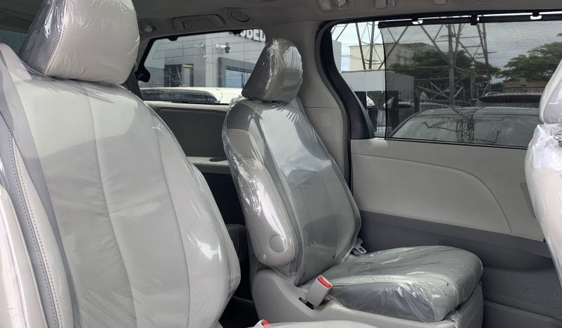 2011 TOYOTA SIENNA full